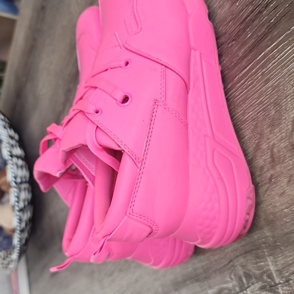 STEVE MADDEN Cliff Chunky Dad Sneakers Neon Barbie Pink Size 11 - Picture 10 of 10